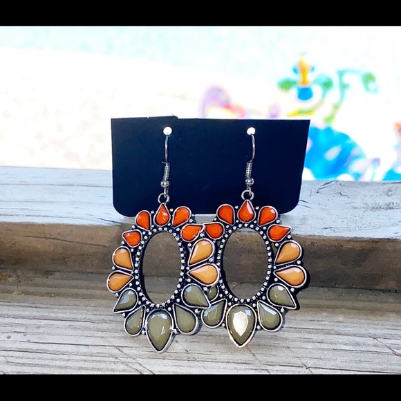 Jewelry - Art Deco Dangle Earrings NWT